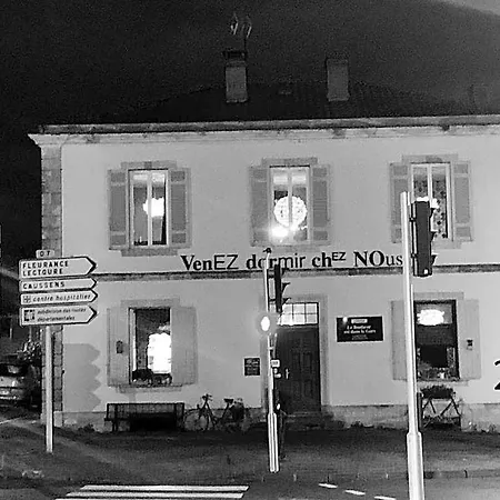 Pause Ton Sac Hostel *